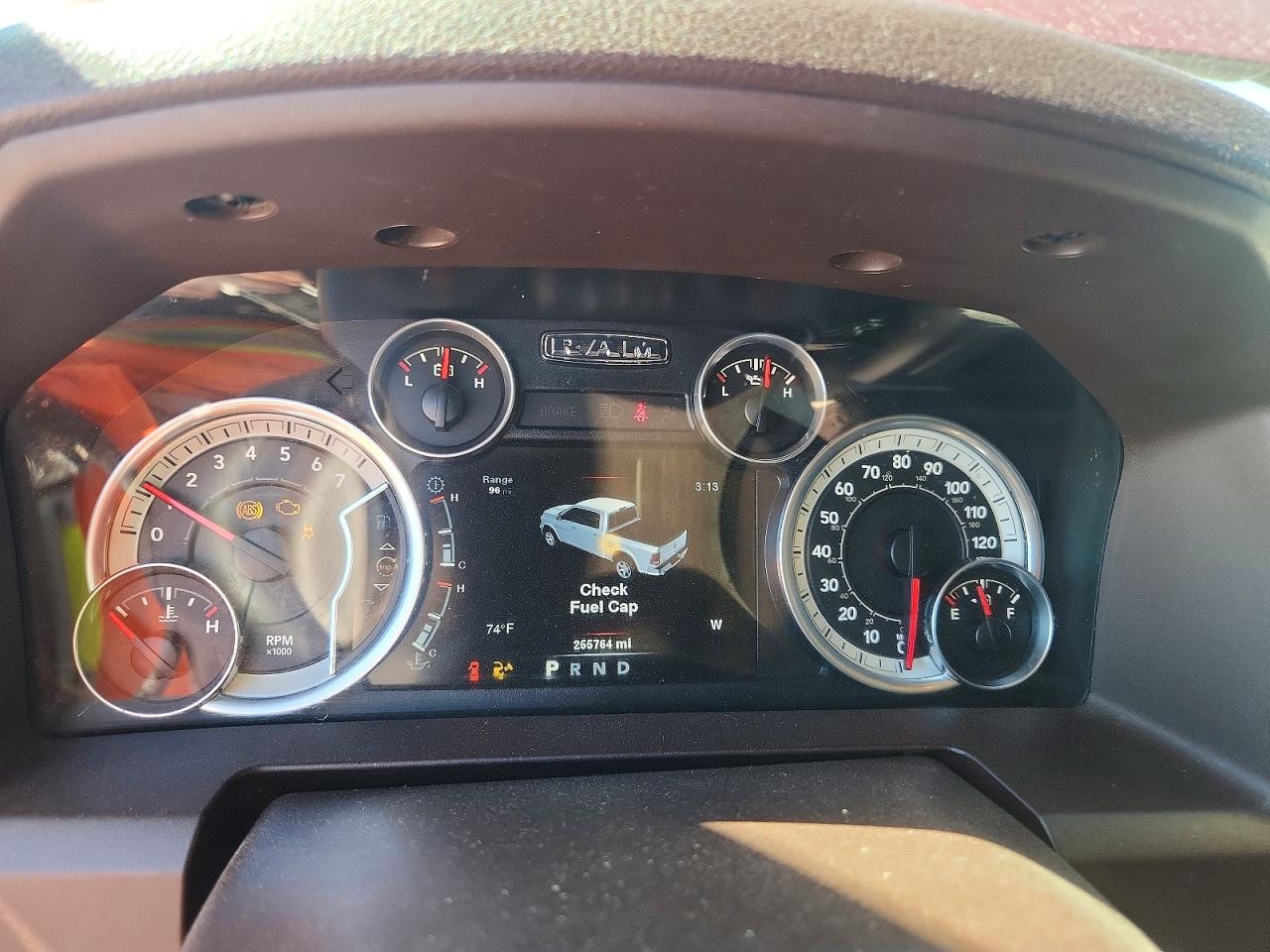 2014 RAM 1500 photo 9