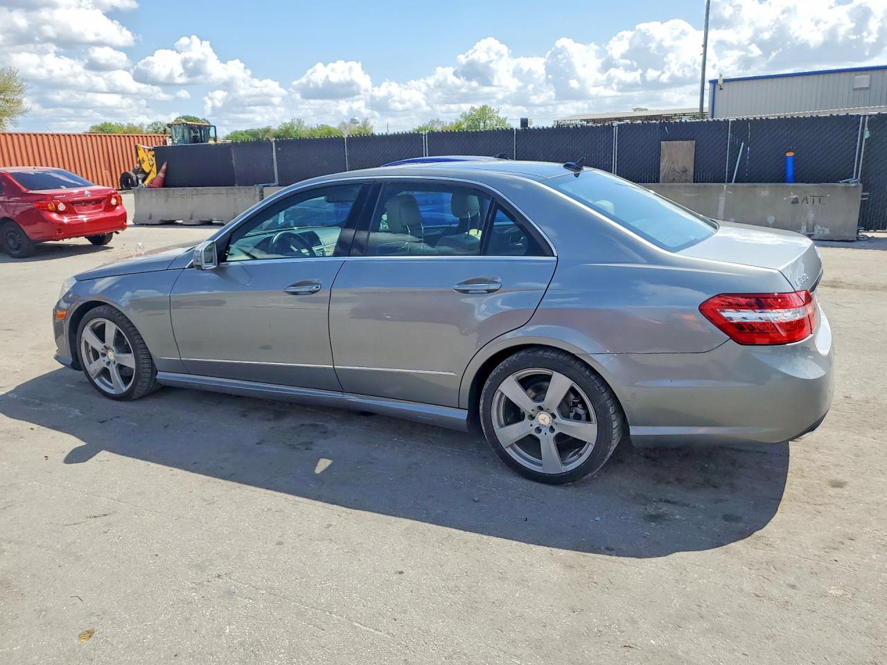 2010 MERCEDES-BENZ E 350 photo 3