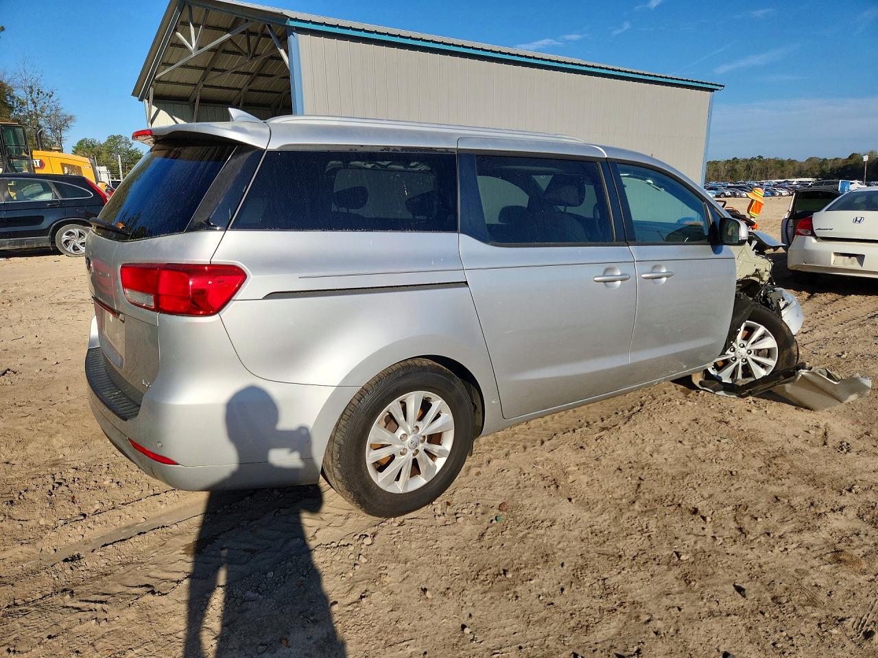 2016 KIA SEDONA LX photo 3