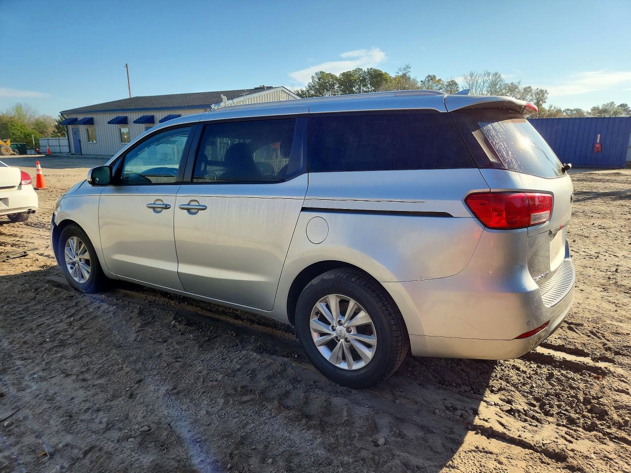 2016 KIA SEDONA LX photo 2
