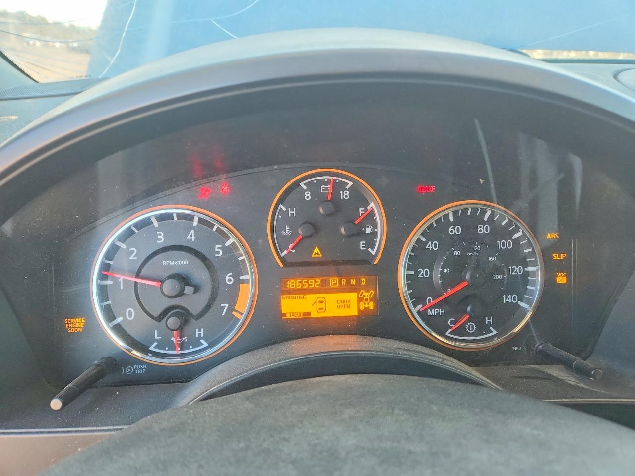 2011 NISSAN TITAN SV photo 25