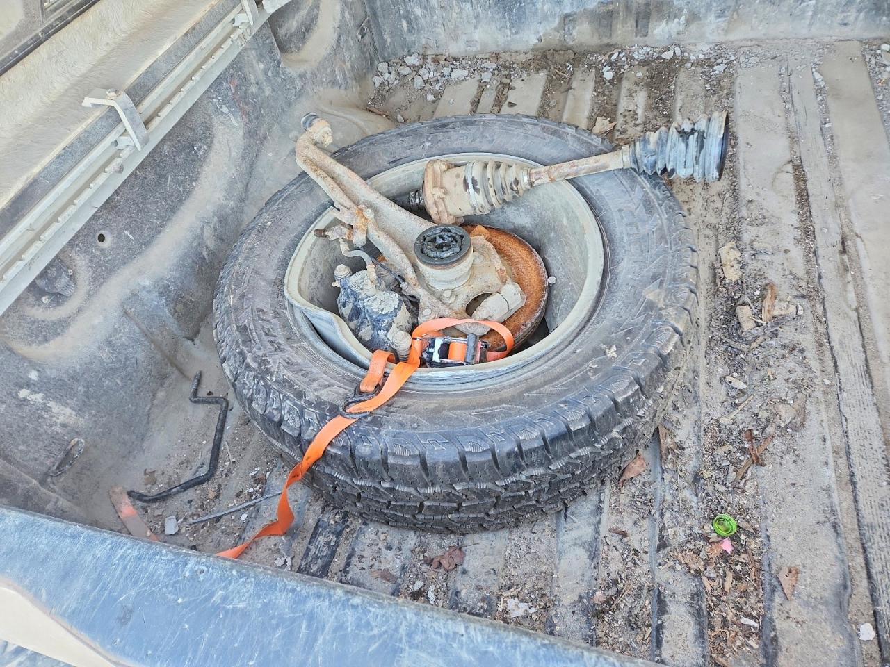 2011 NISSAN TITAN SV photo 34
