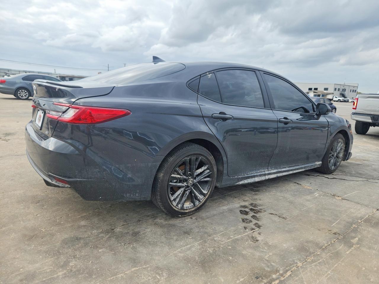 2025 TOYOTA CAMRY SE photo 5