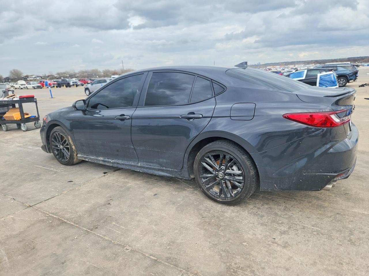 2025 TOYOTA CAMRY SE photo 3