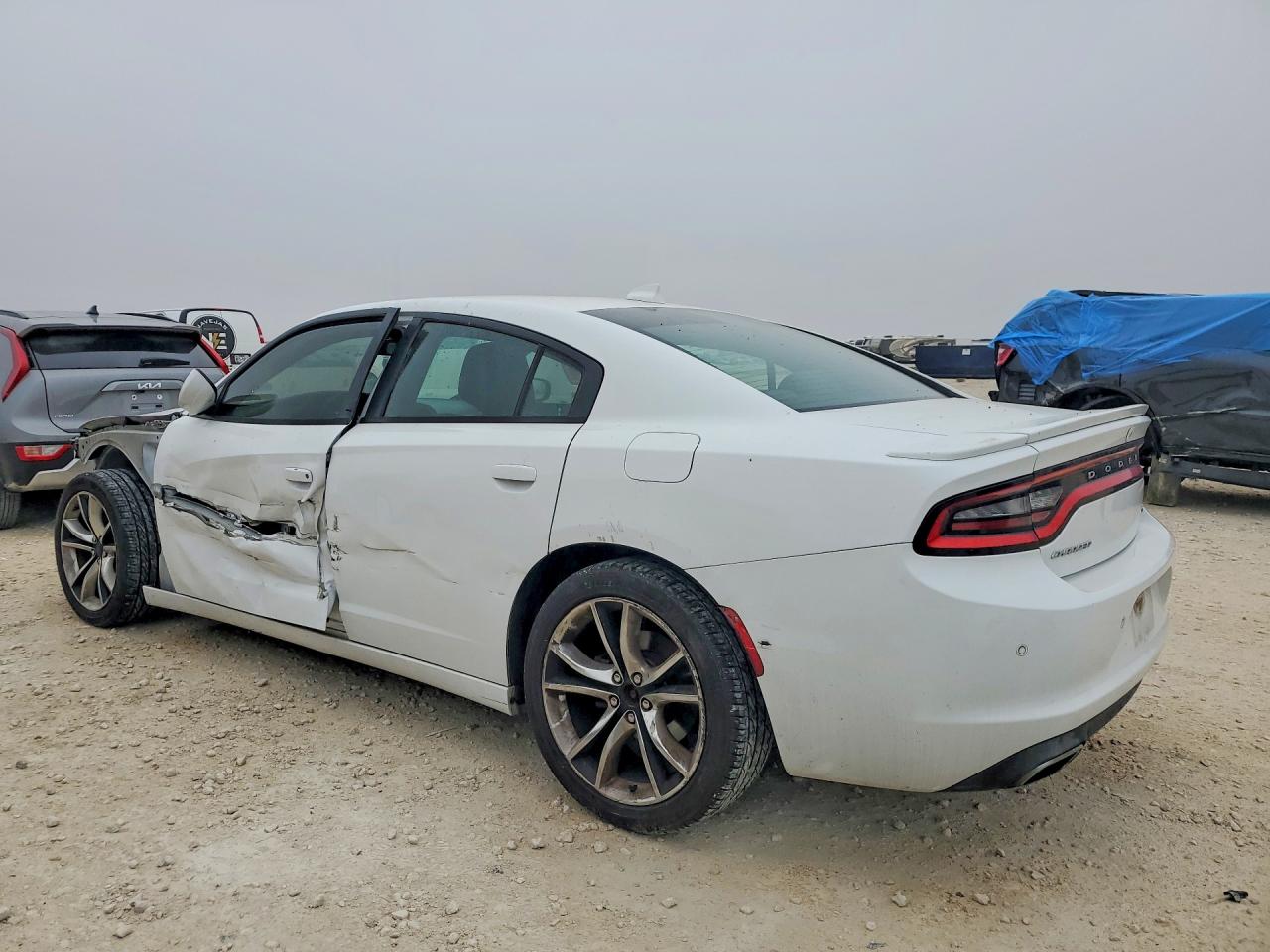 2015 DODGE CHARGER SXT photo 5