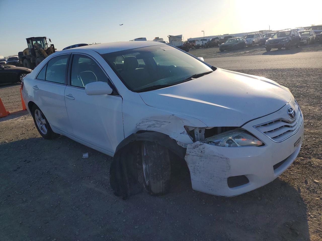2011 TOYOTA CAMRY LE photo 13