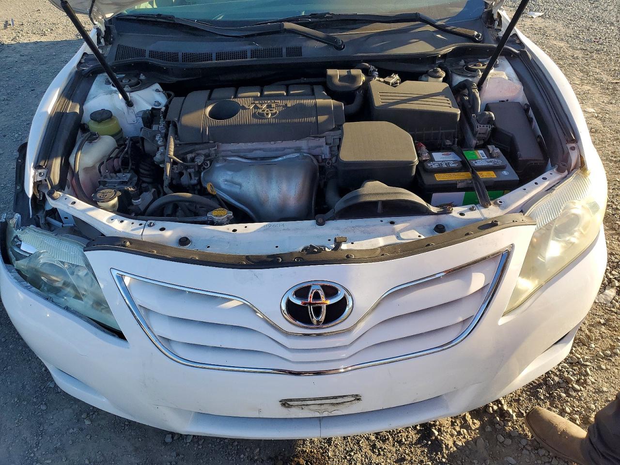 2011 TOYOTA CAMRY LE photo 41