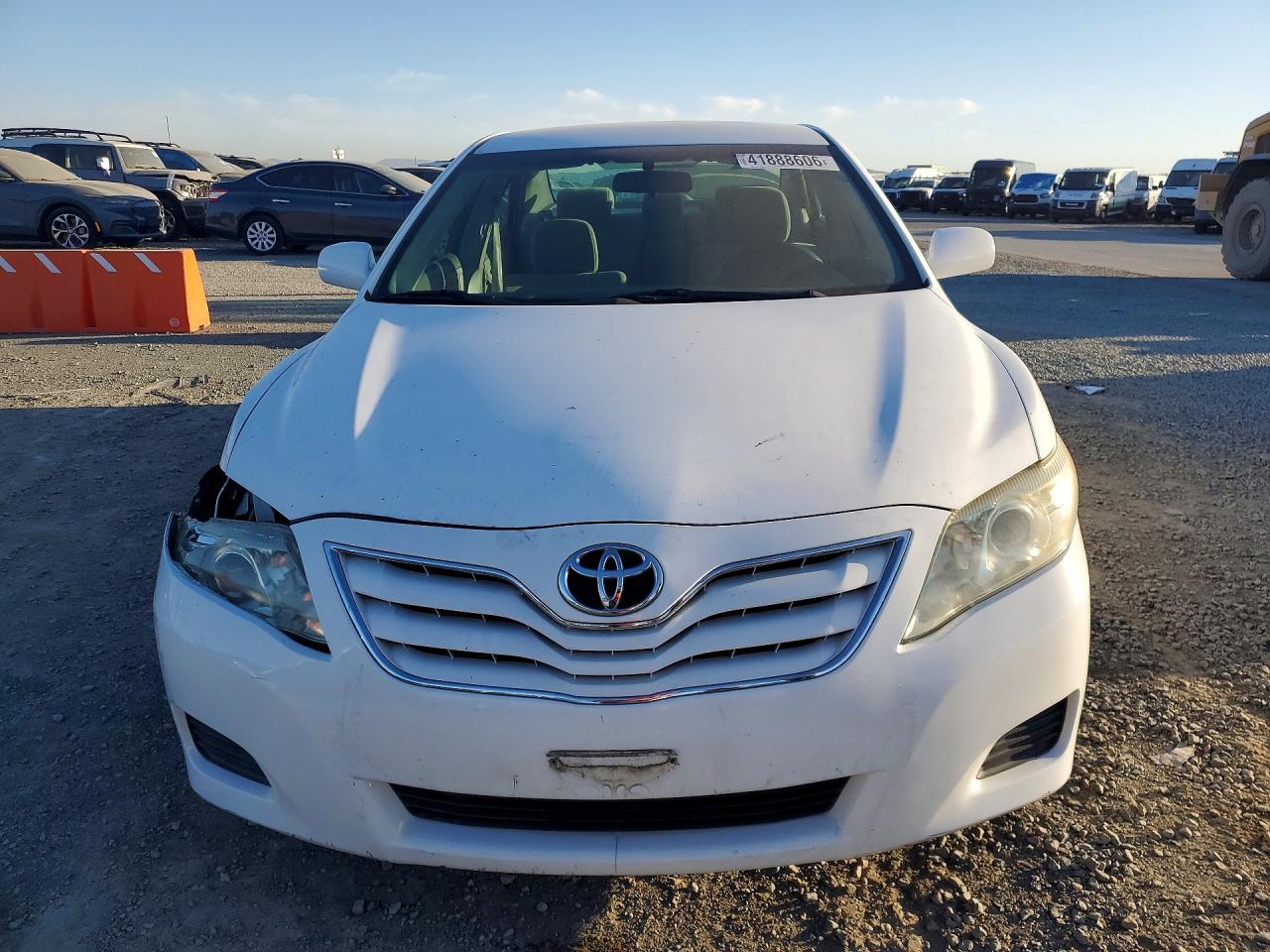 2011 TOYOTA CAMRY LE photo 17