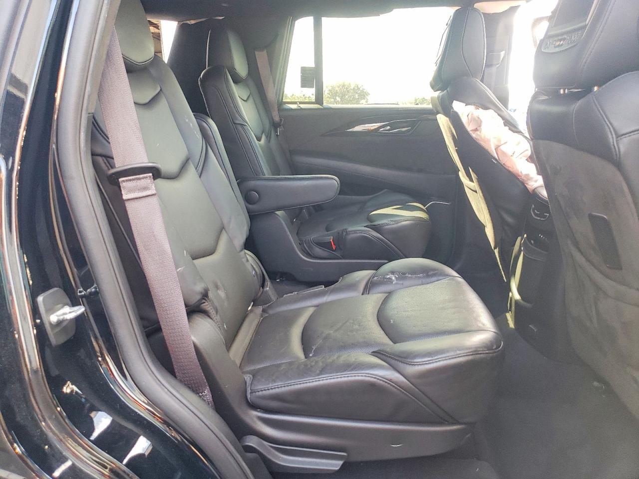 2016 CADILLAC ESCALADE PLATINUM photo 11