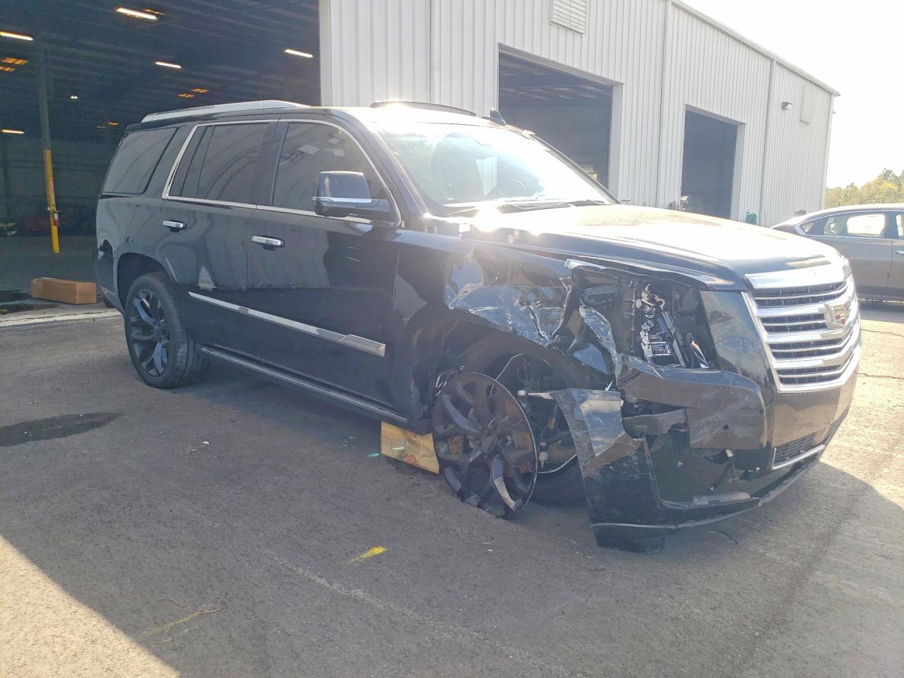 2016 CADILLAC ESCALADE PLATINUM photo 4