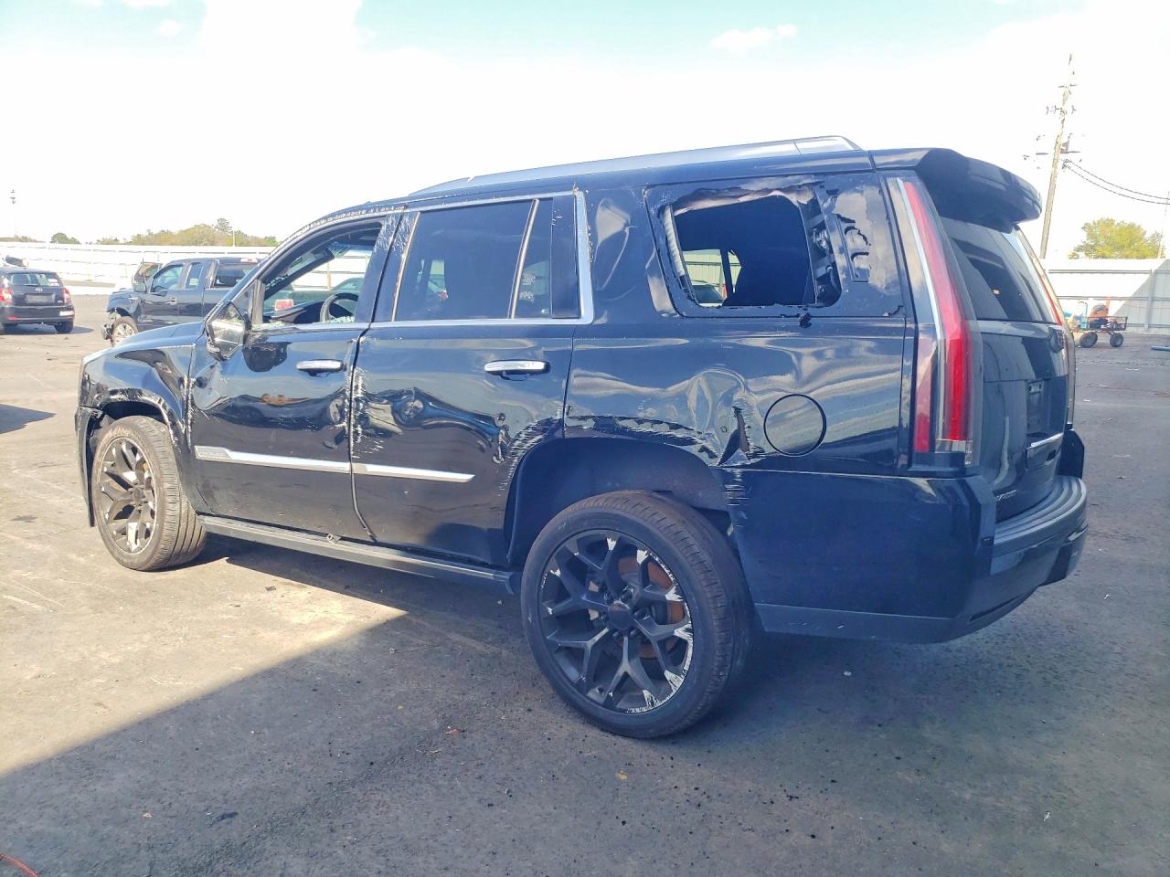 2016 CADILLAC ESCALADE PLATINUM photo 2