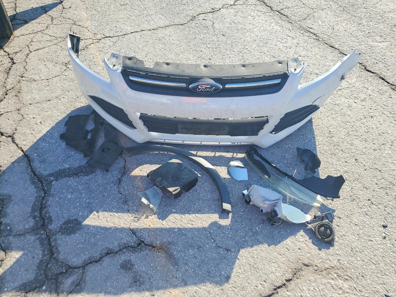 2015 FORD ESCAPE SE photo 13