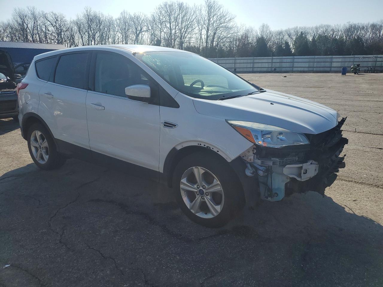 2015 FORD ESCAPE SE photo 4