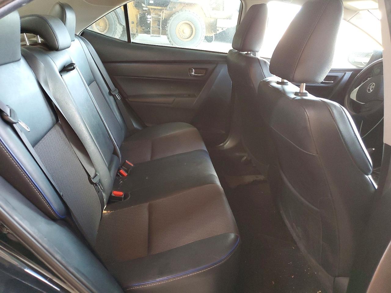 2017 TOYOTA COROLLA SE photo 10