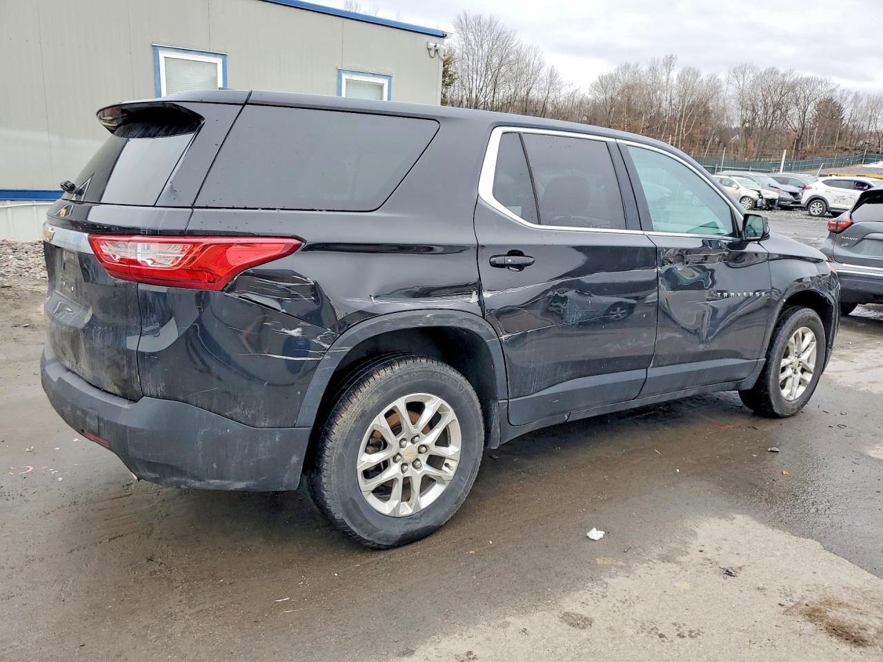 2020 CHEVROLET TRAVERSE LS photo 3