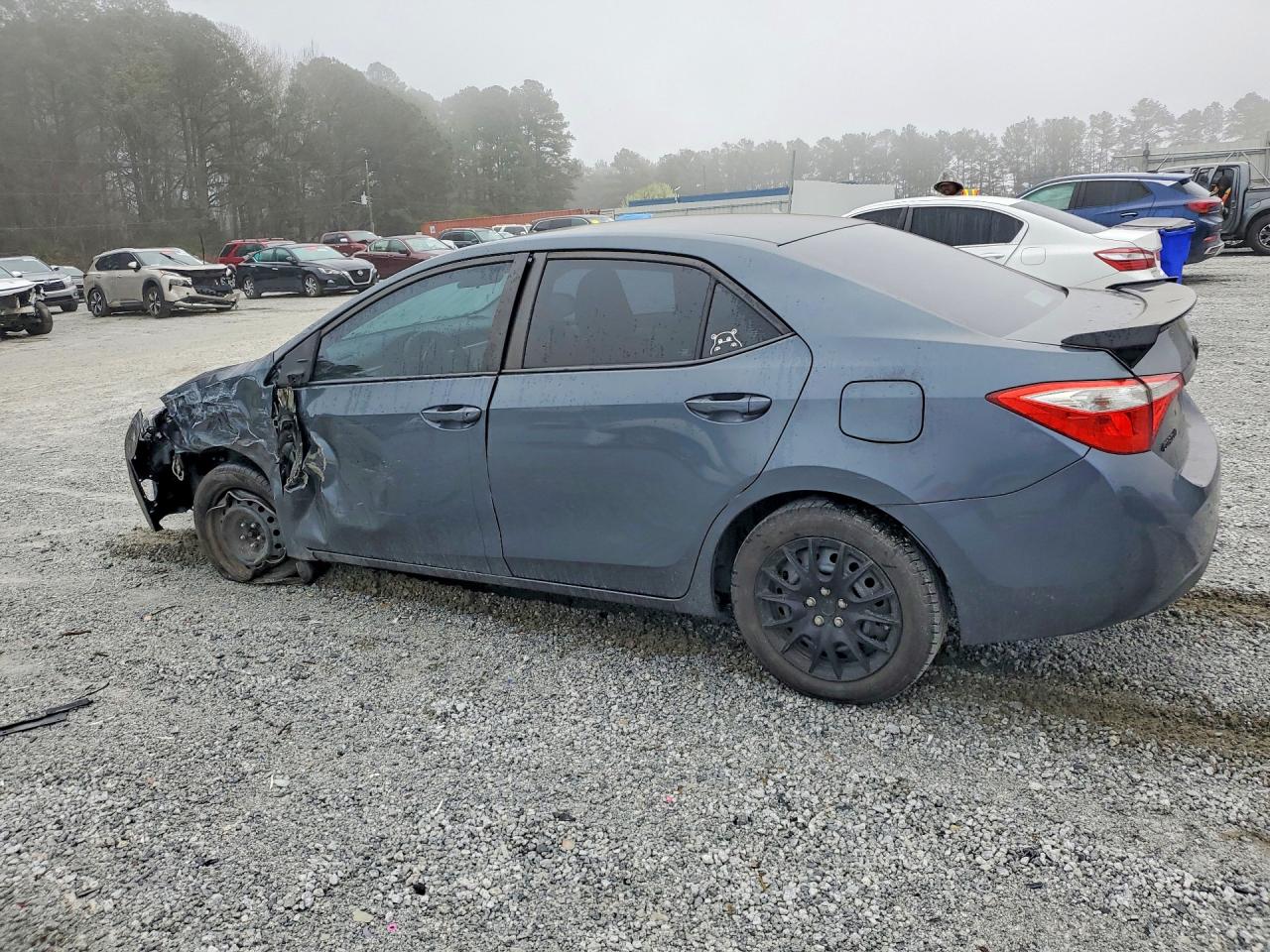 2016 TOYOTA COROLLA LE photo 2