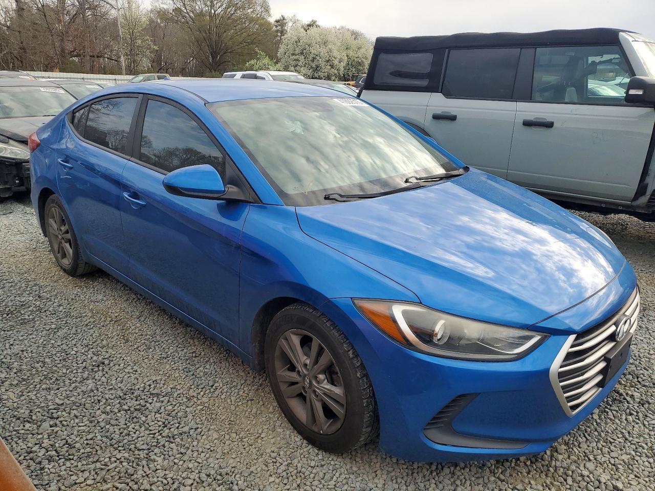 2017 HYUNDAI ELANTRA SE photo 4