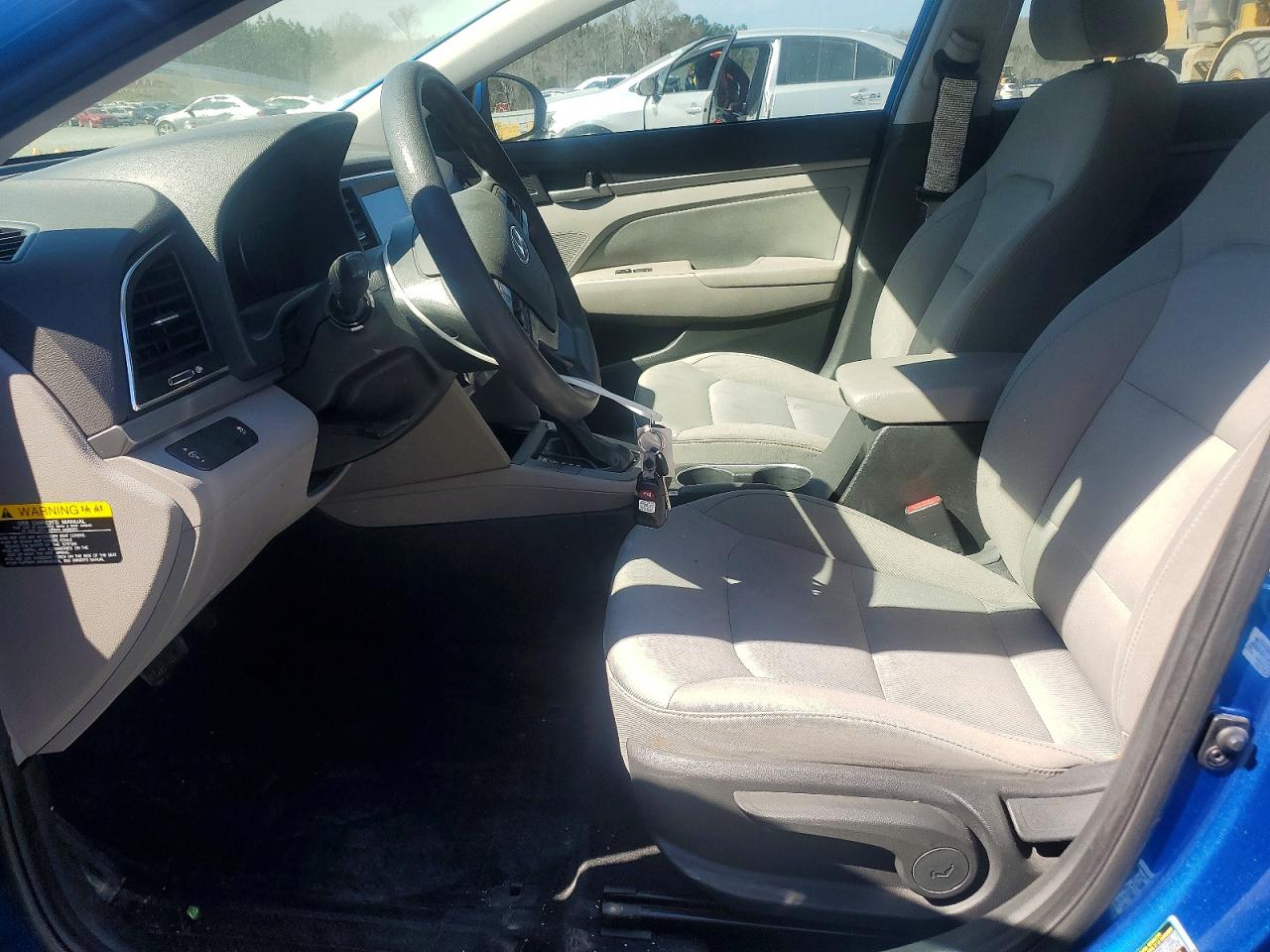 2017 HYUNDAI ELANTRA SE photo 7