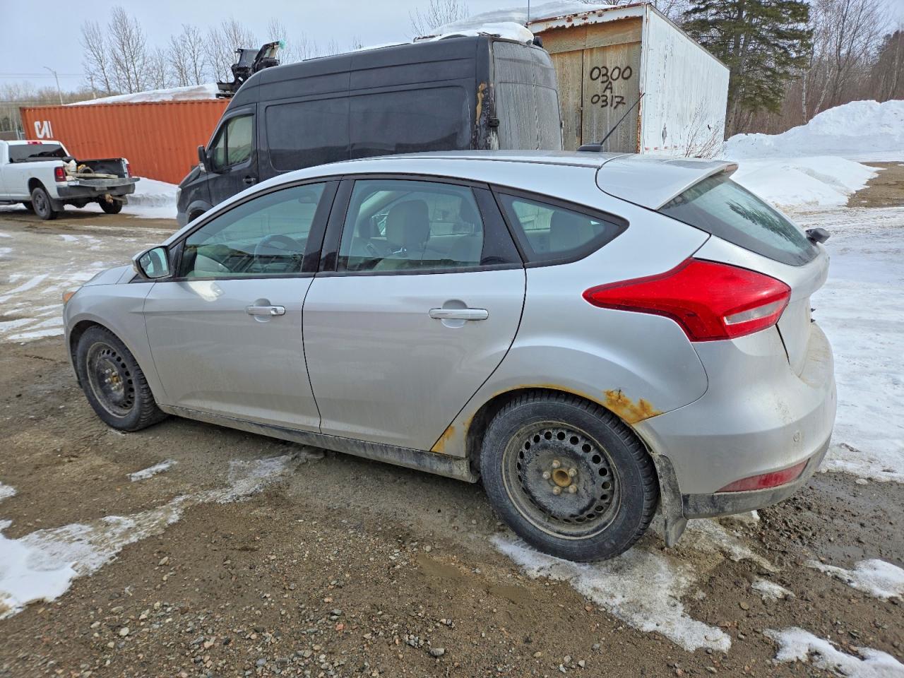 2015 FORD FOCUS SE photo 4