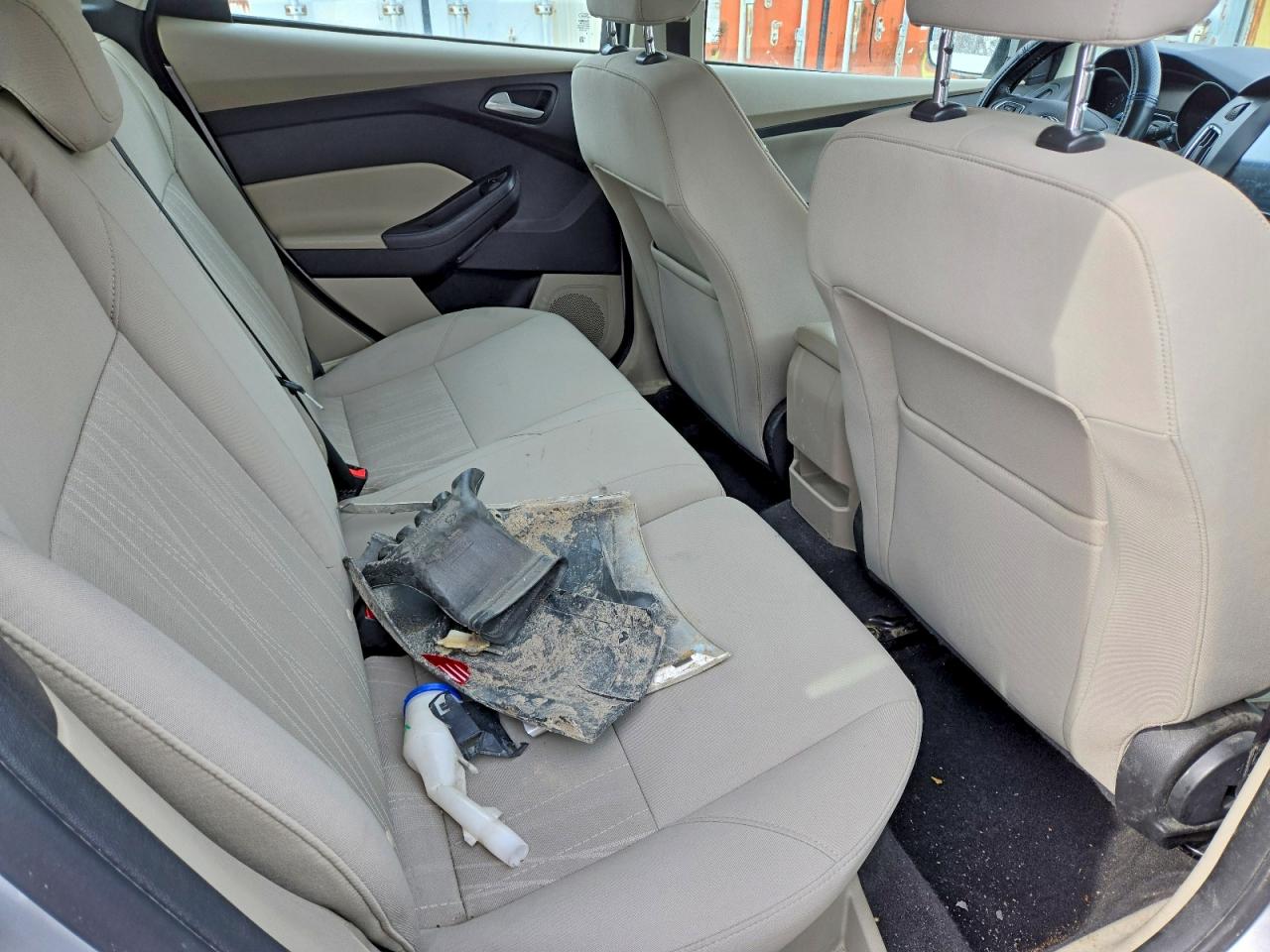 2015 FORD FOCUS SE photo 28