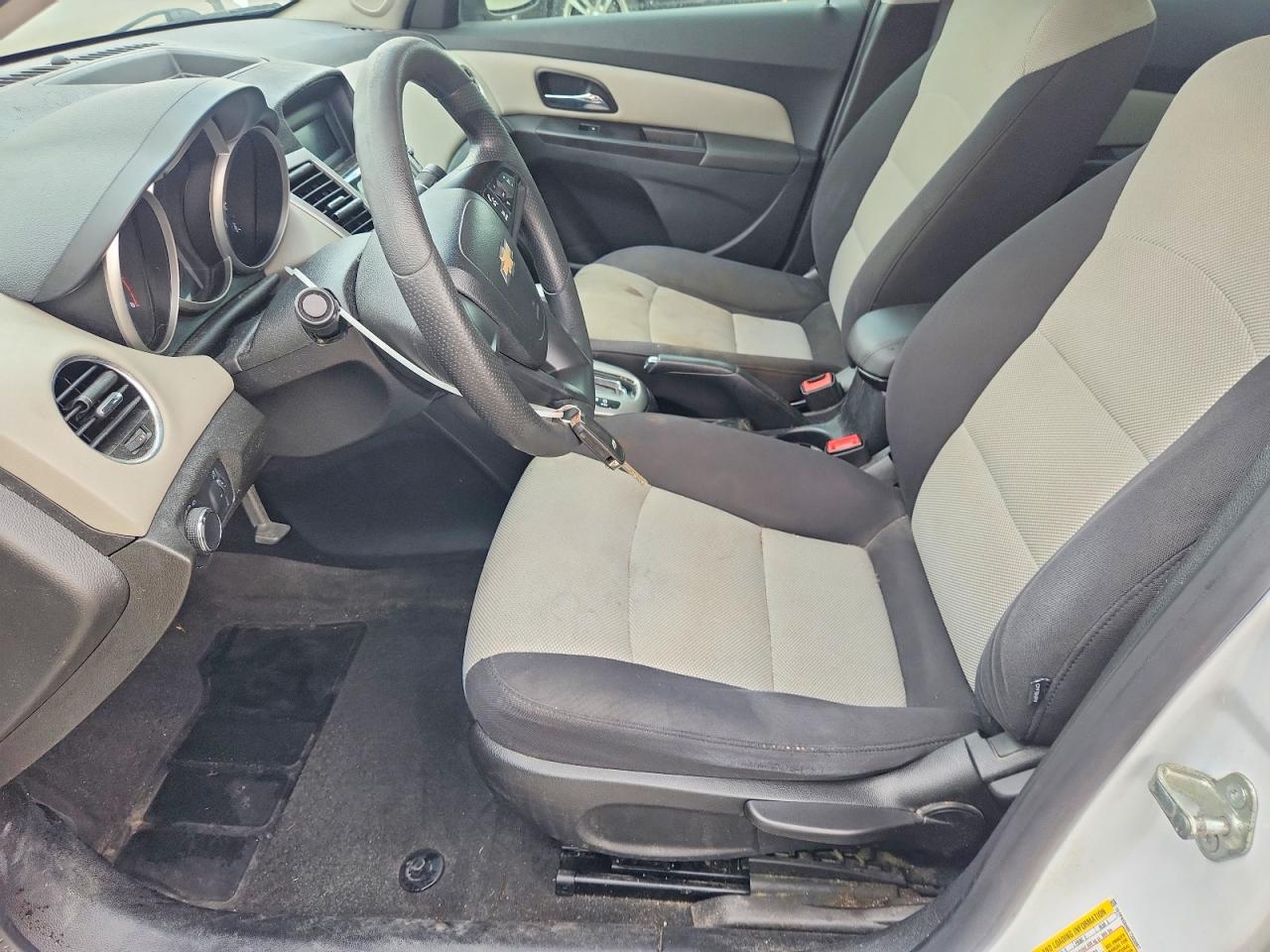2014 CHEVROLET CRUZE LS photo 13
