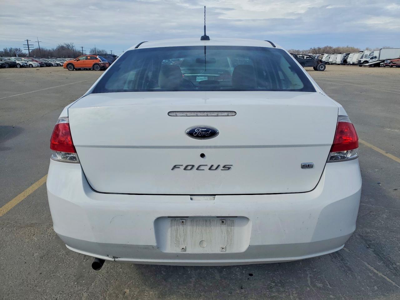 2008 FORD FOCUS SE photo 6