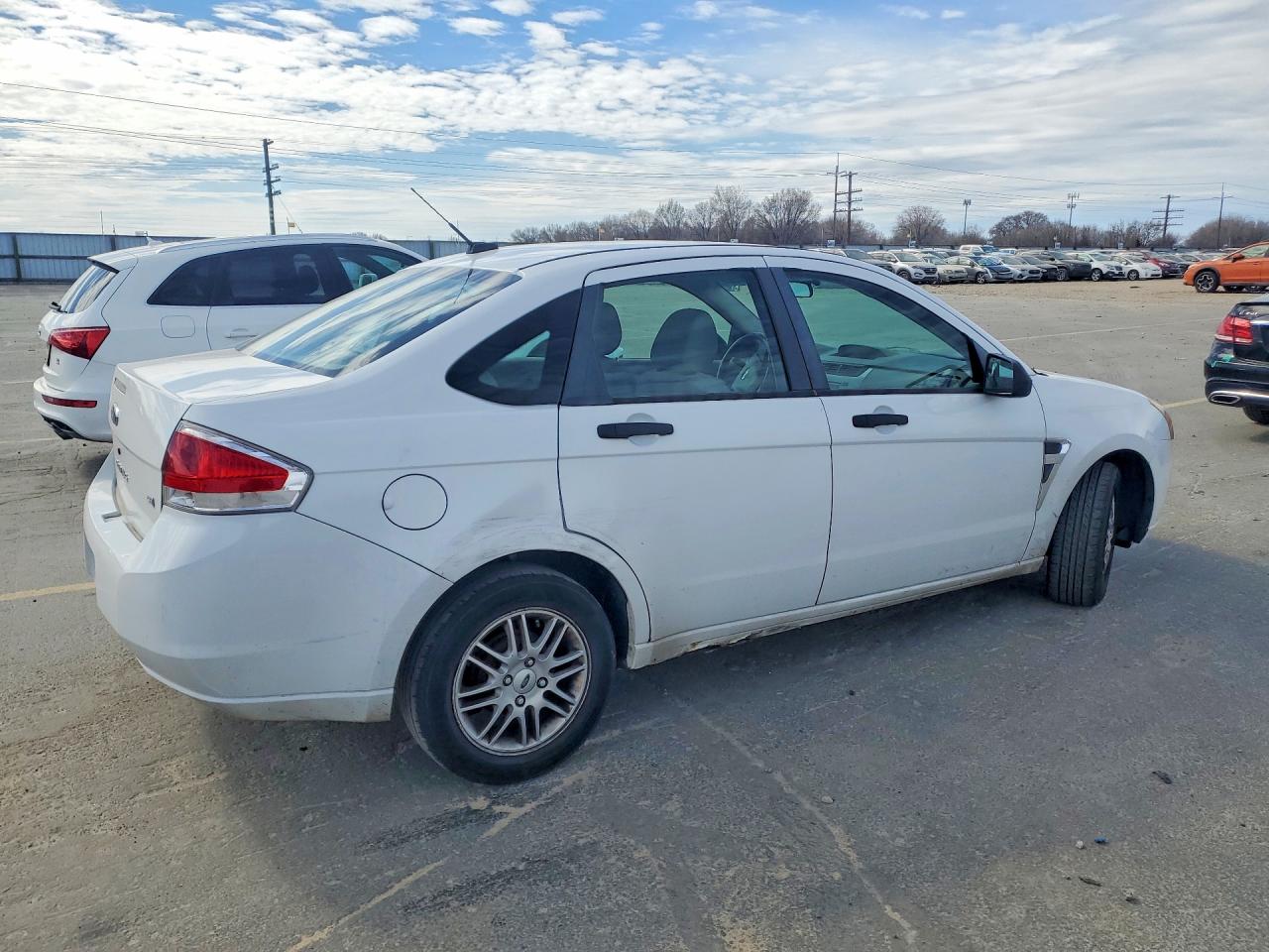 2008 FORD FOCUS SE photo 3