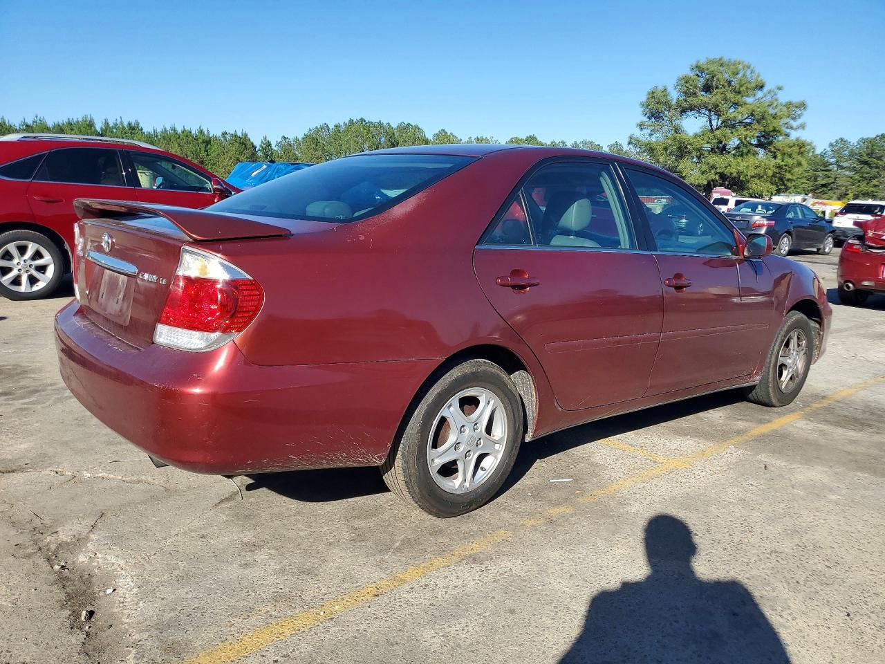 2005 TOYOTA CAMRY LE photo 3