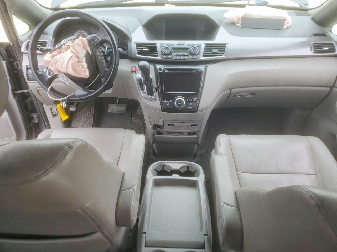 2014 HONDA ODYSSEY TOURING photo 15