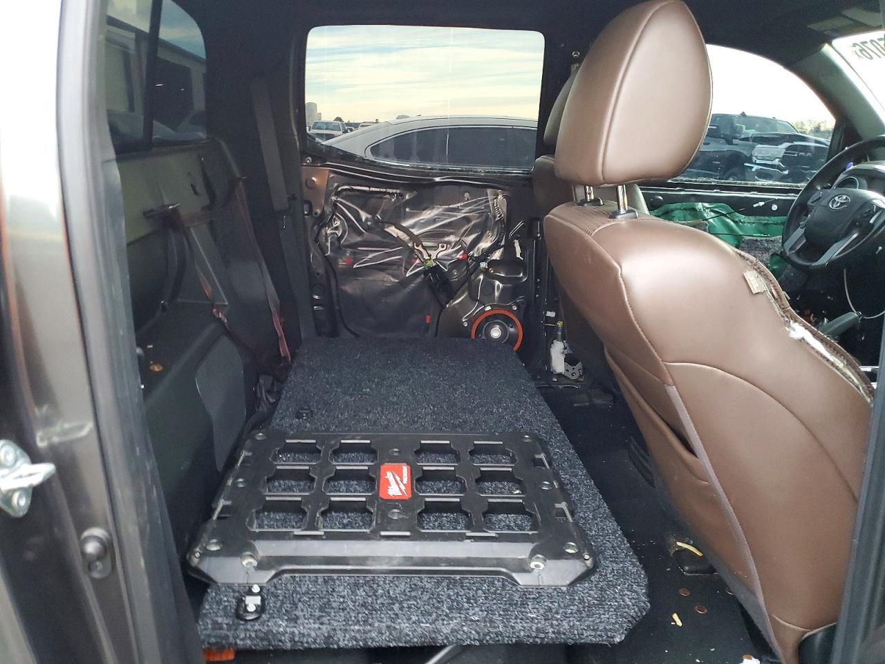 2017 TOYOTA TACOMA LIMITED photo 10
