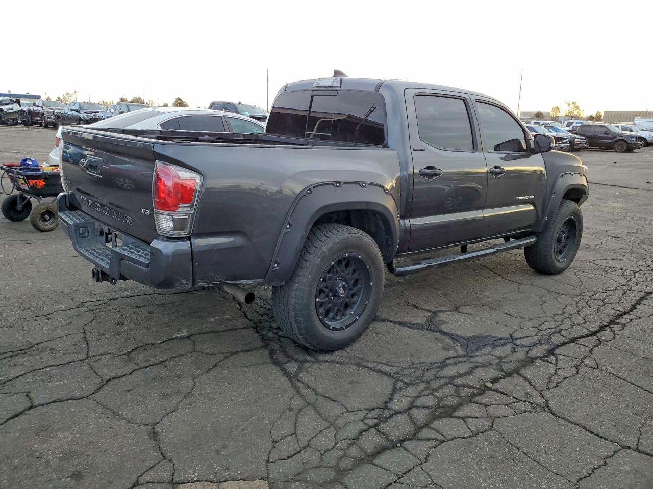 2017 TOYOTA TACOMA LIMITED photo 3