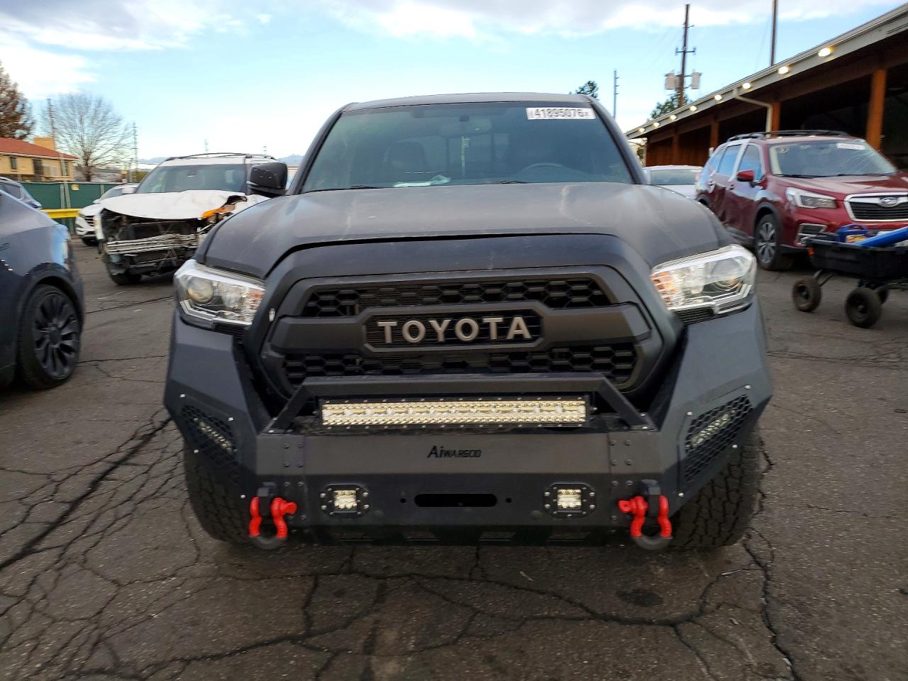 2017 TOYOTA TACOMA LIMITED photo 5