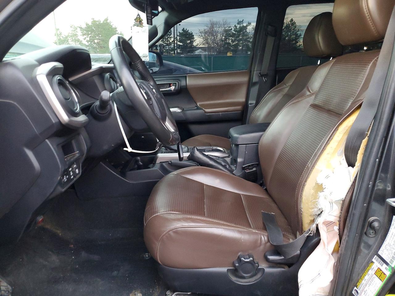 2017 TOYOTA TACOMA LIMITED photo 7