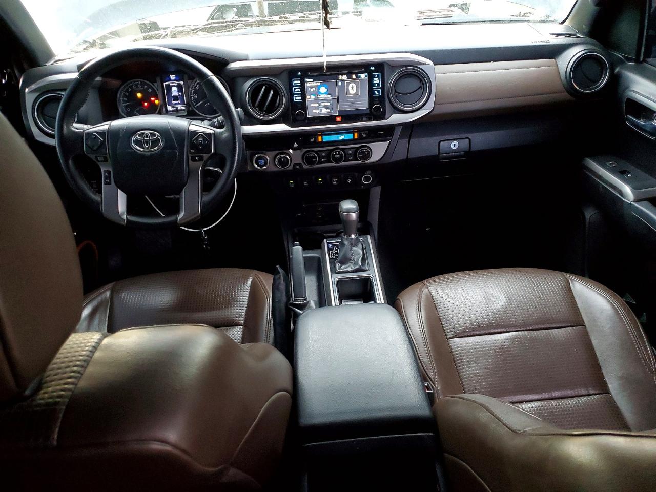 2017 TOYOTA TACOMA LIMITED photo 8