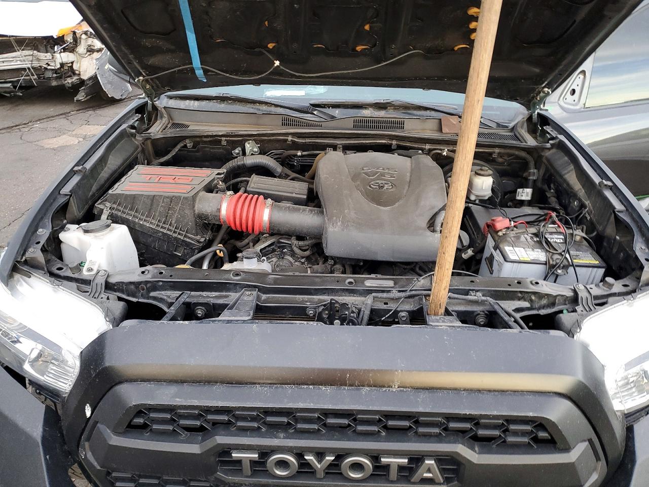 2017 TOYOTA TACOMA LIMITED photo 11