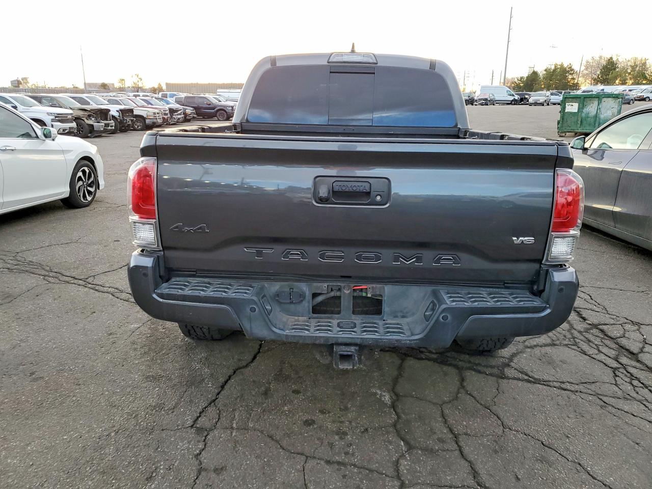 2017 TOYOTA TACOMA LIMITED photo 6