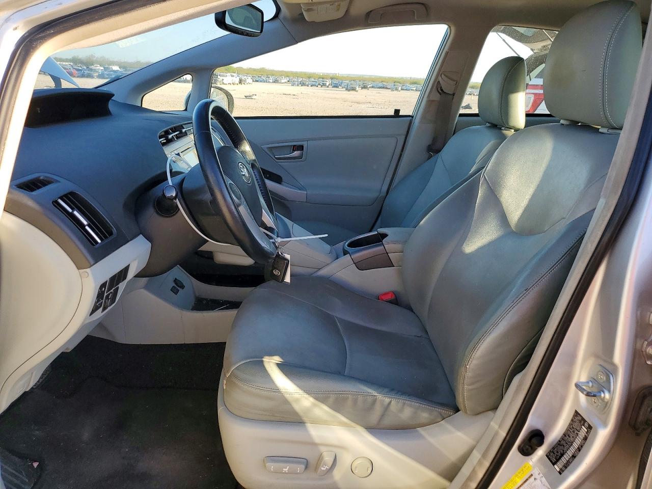 2012 TOYOTA PRIUS FOUR photo 19