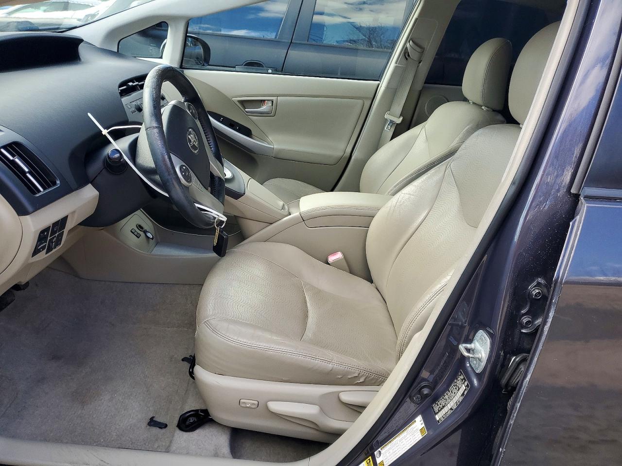 2011 TOYOTA PRIUS photo 14