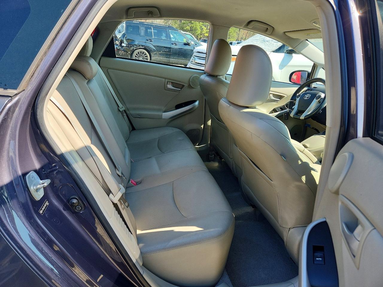 2011 TOYOTA PRIUS photo 19