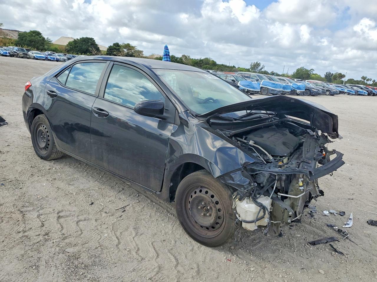 2014 TOYOTA COROLLA LE photo 4