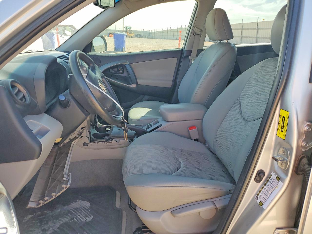 2011 TOYOTA RAV4 BASE photo 19