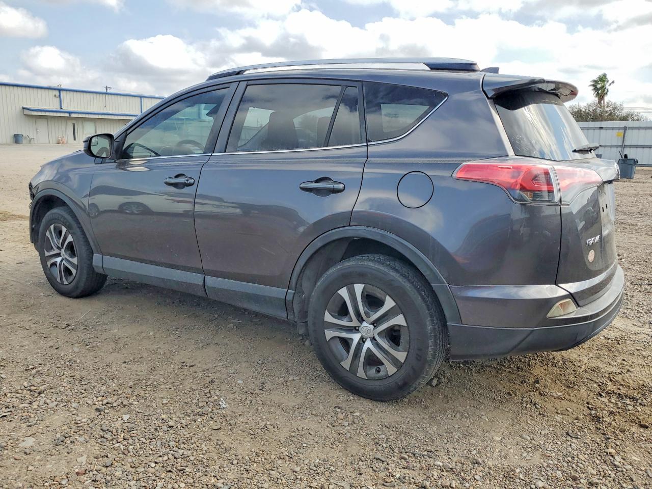 2017 TOYOTA RAV4 LE photo 3
