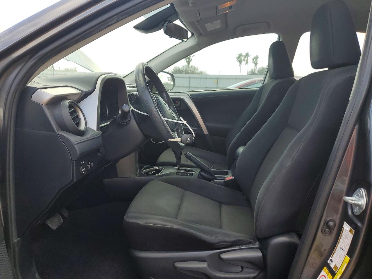 2017 TOYOTA RAV4 LE photo 13
