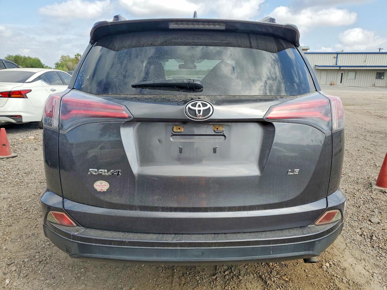 2017 TOYOTA RAV4 LE photo 11