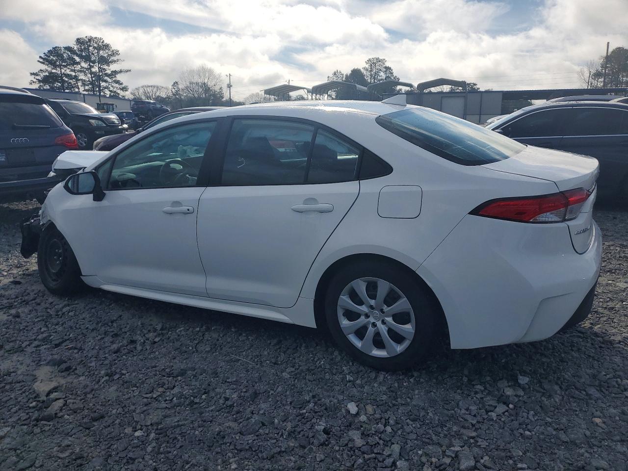 2024 TOYOTA COROLLA LE photo 3