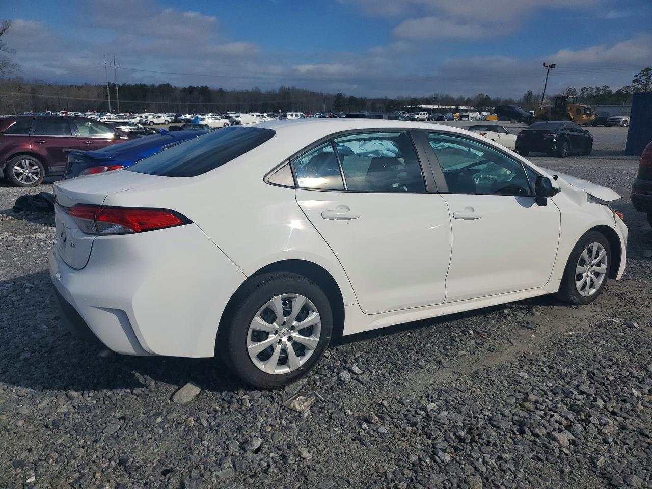 2024 TOYOTA COROLLA LE photo 5