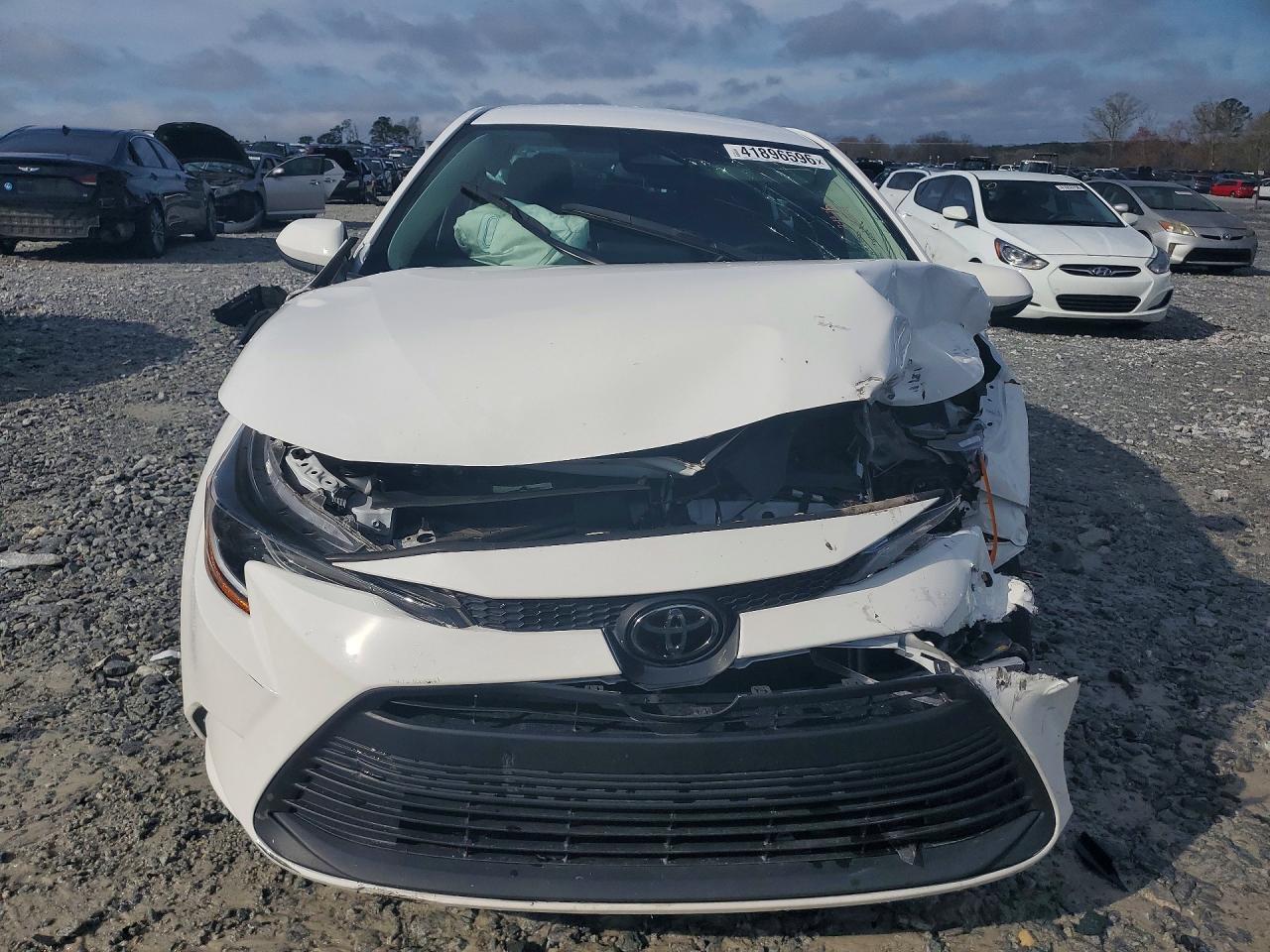 2024 TOYOTA COROLLA LE photo 9