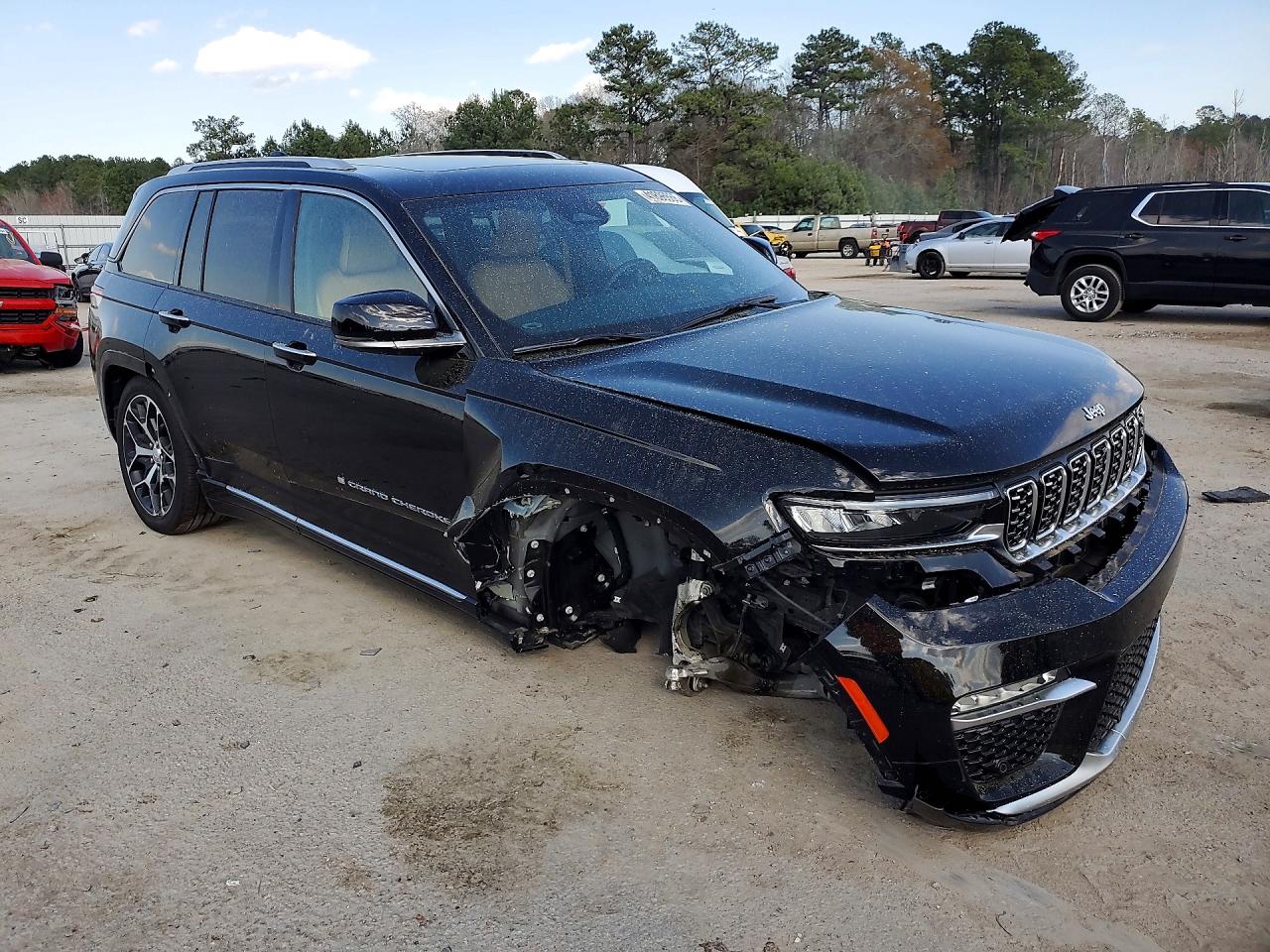 2023 JEEP GRAND CHEROKEE SUMMIT 4XE photo 4