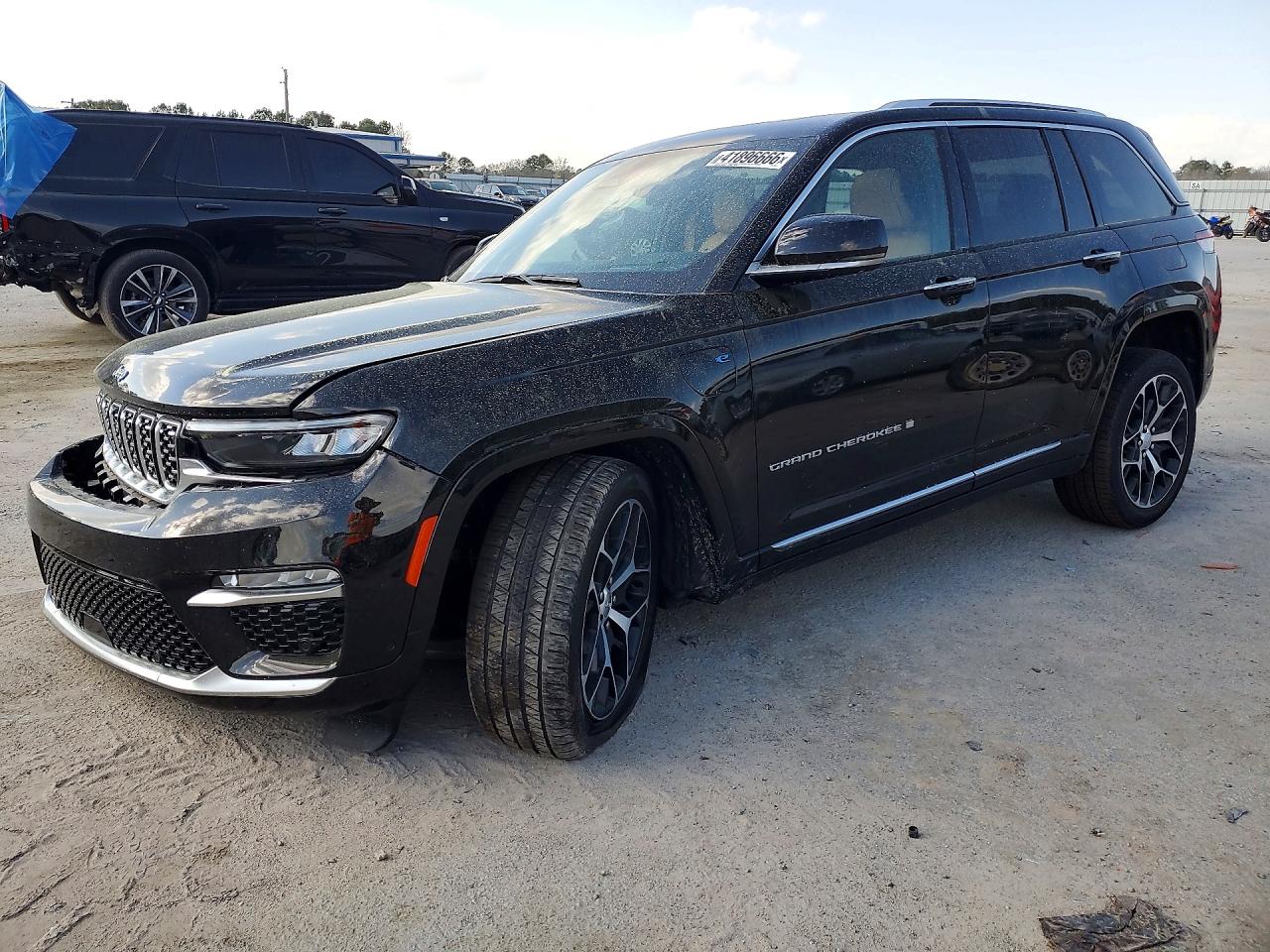 2023 JEEP GRAND CHEROKEE