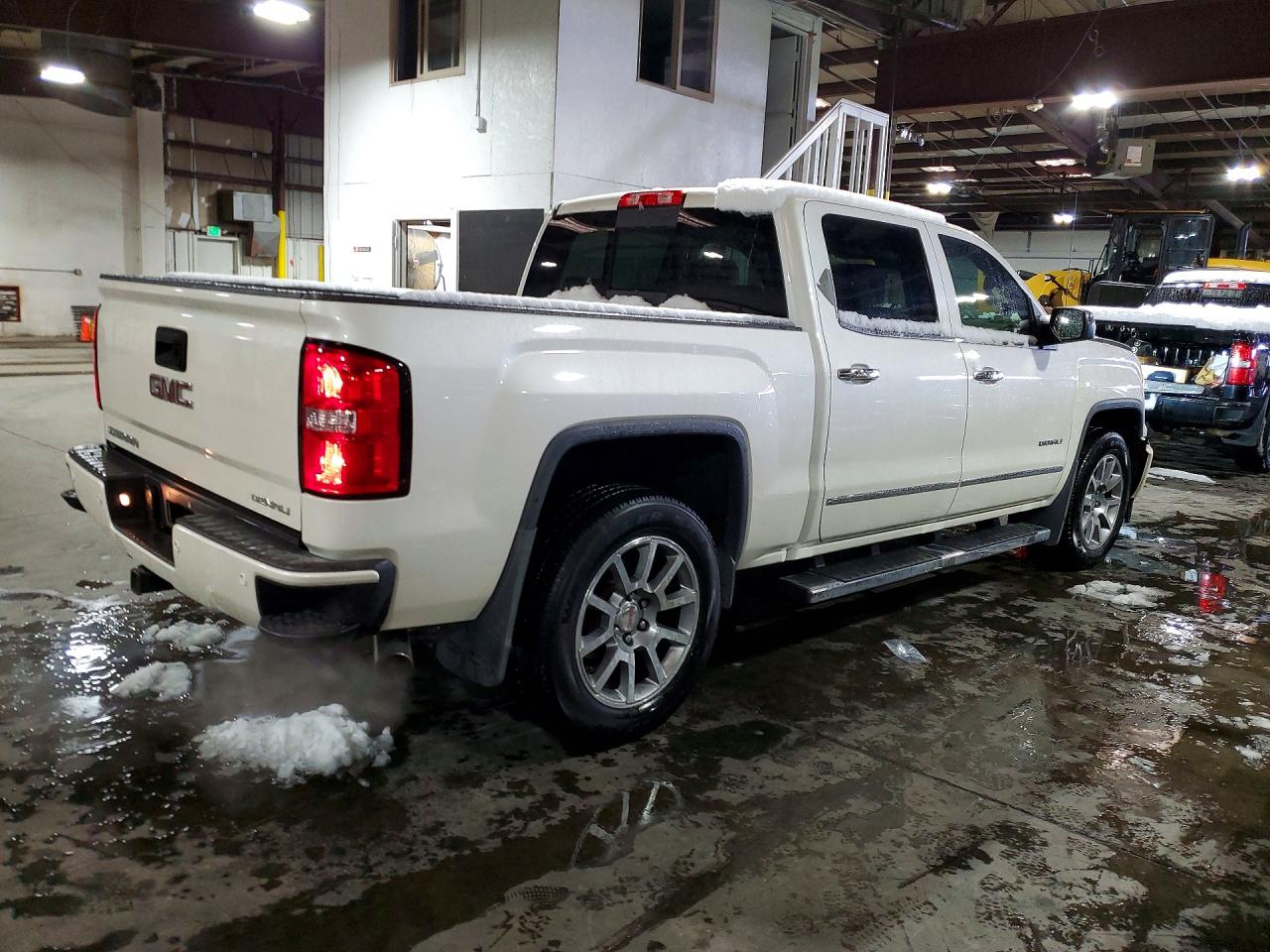 2015 GMC SIERRA K1500 DENALI photo 3